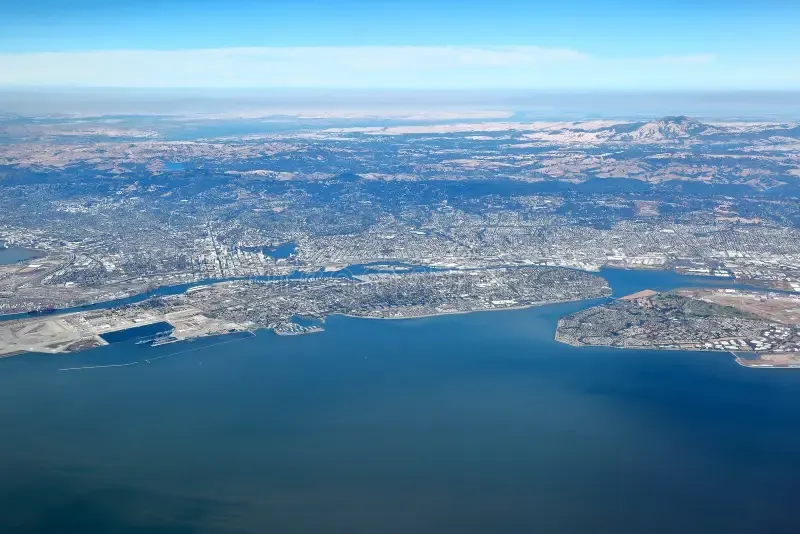 East Bay Vibe — Arts, Views & Eats